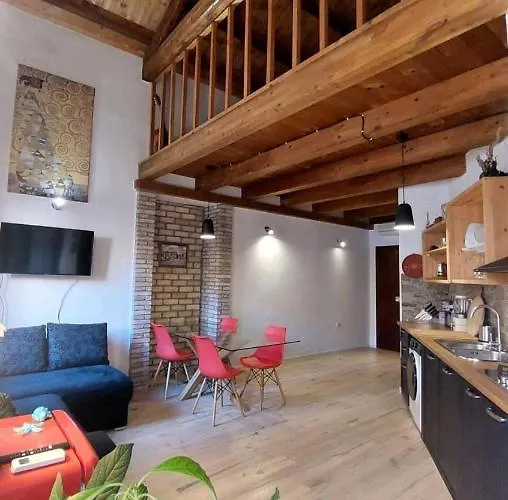 Cozy In The Center With Terrace