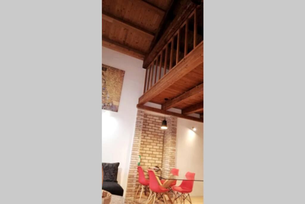 Appartamento Cozy In The Center With Terrace